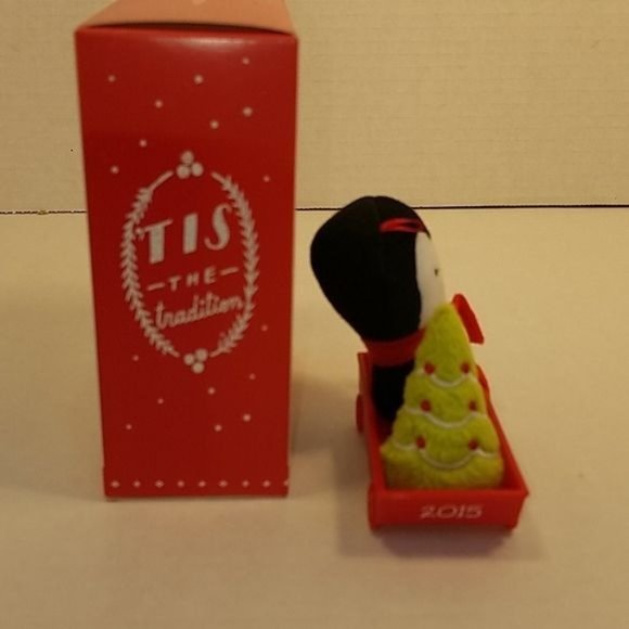 Hallmark Keepsake Ornament Baby's 1st Christmas PENGUIN WAGON - Picture 4 of 8